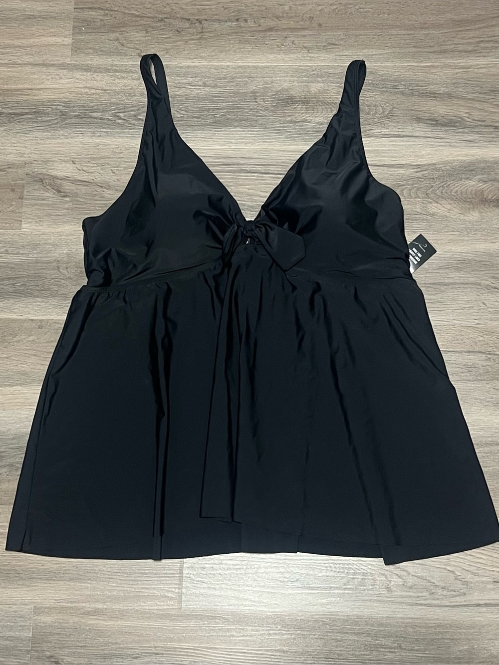 Torrid 5 (28) Tankini Swim Top Black WireFree Lightly Lined Mid Coverage NWT